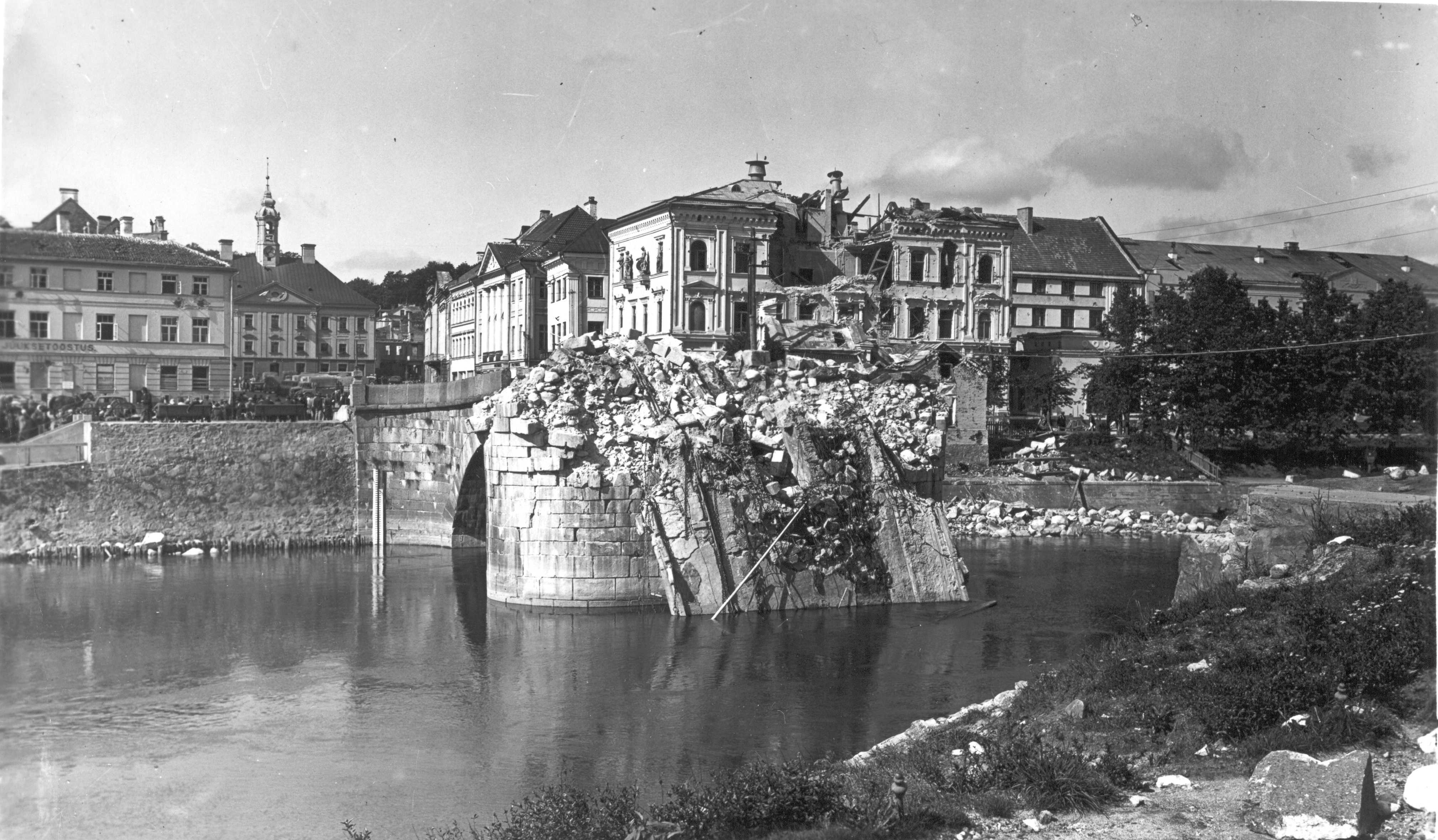 Purustatud kivisild Tartus