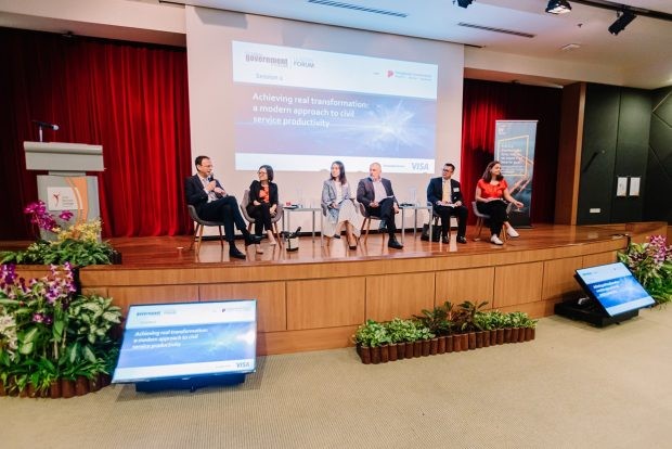 181A1421-Leaders-Forum-1240-828-620x414.jpg