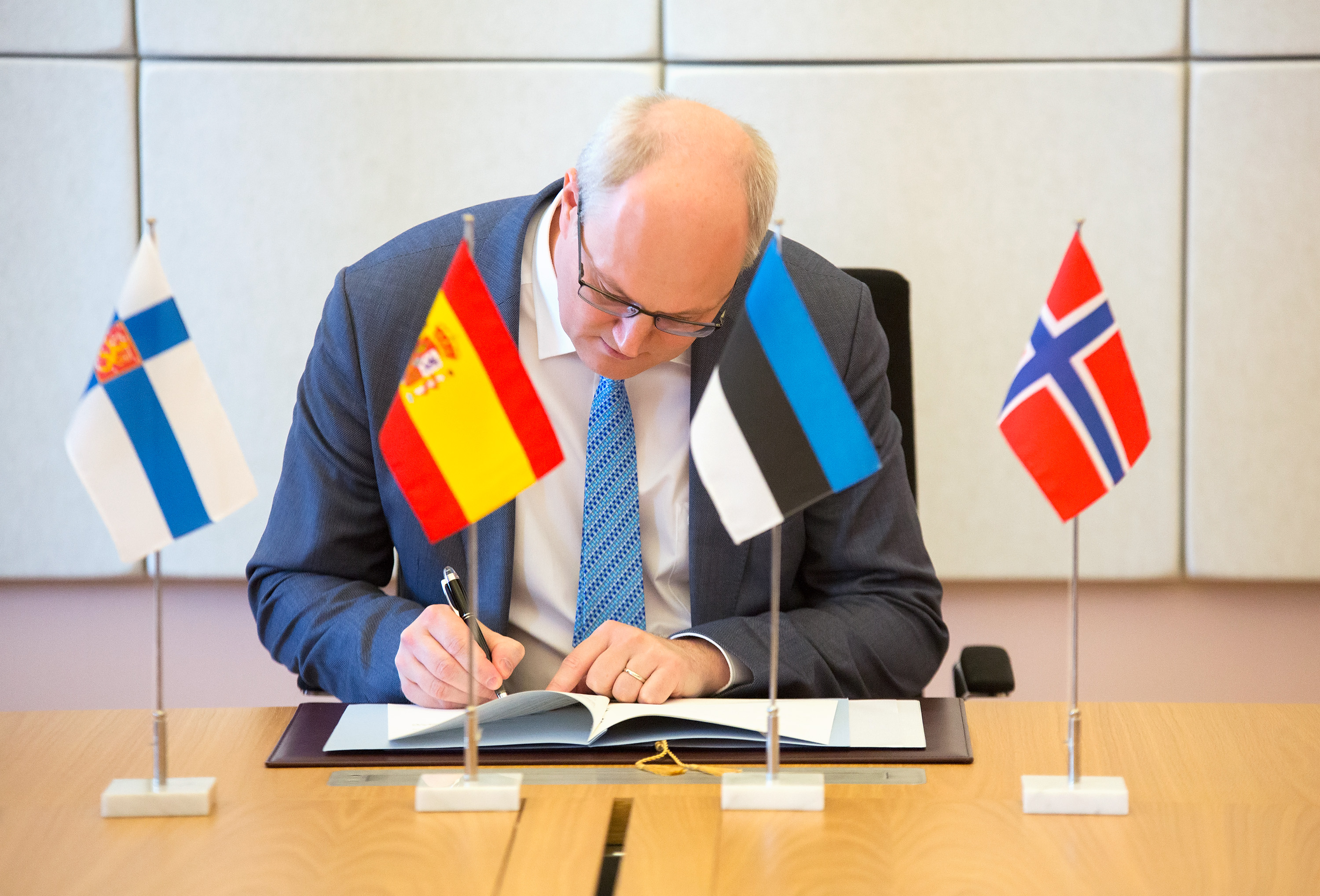 spain-norway-and-estonia-signed-the-memorandum-of-understanding-for-establishing-the-european-centre-of-excellence-for-countering-hybrid-threats-in-helsinki-1472017_35105922483_o_0.jpg